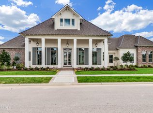 212 Rue De La Rochelle, Broussard, LA 70518