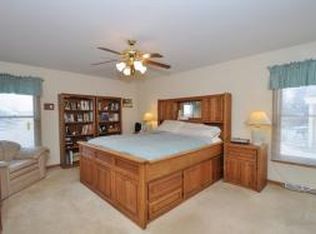2120 Inverness Dr, Waukesha, WI 53186