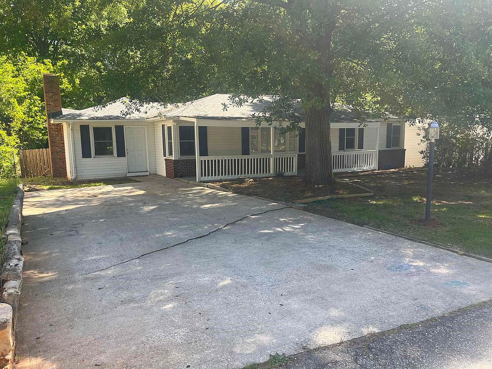 1st image of 823 Magness Dr