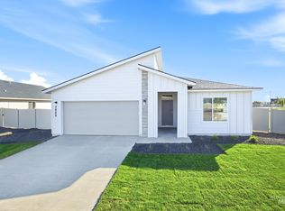 7068 E Marble Springs Dr, Nampa, ID 83687