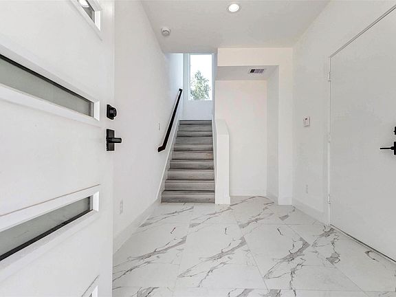 2nd image of 841 Rachel St #C