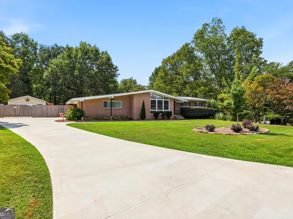 368 Highland Ave, Cornelia, GA 30531