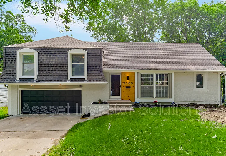 9109 Goddard St — Photo 2