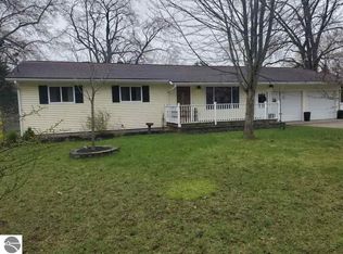 102 N Park St, Lake City, MI 49651