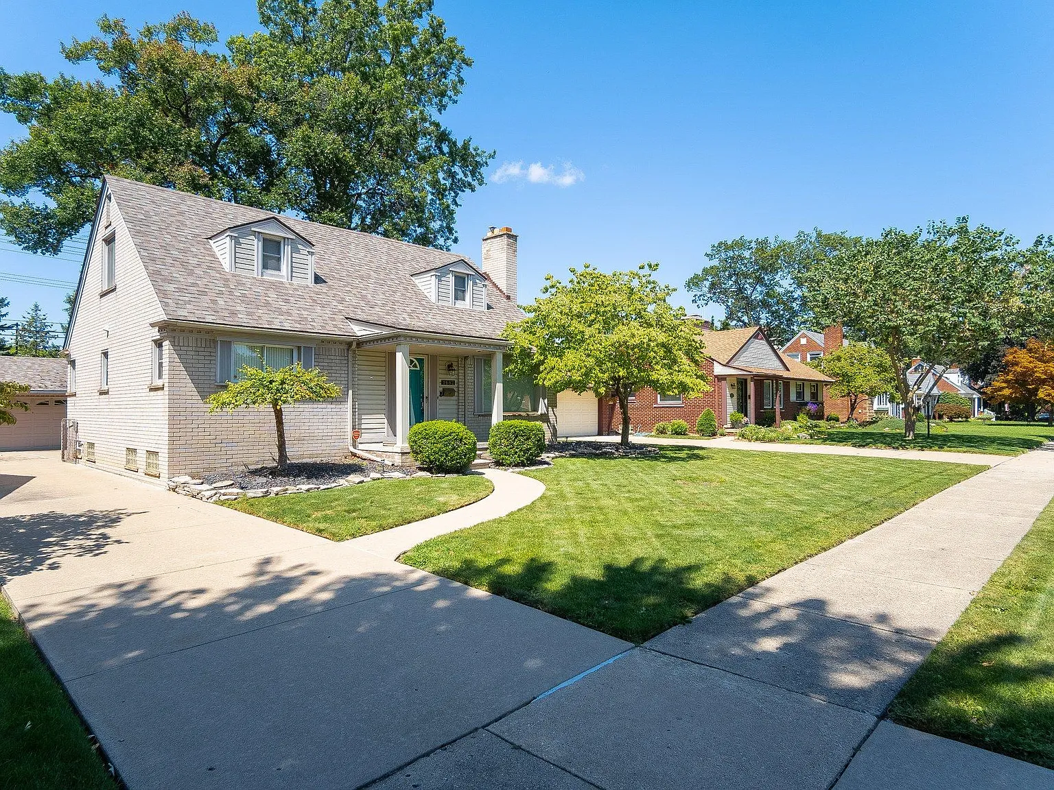 Sherwood Ct, Dearborn — Photo 2