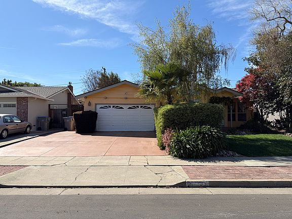 3rd image of 3195 Woodmont Dr
