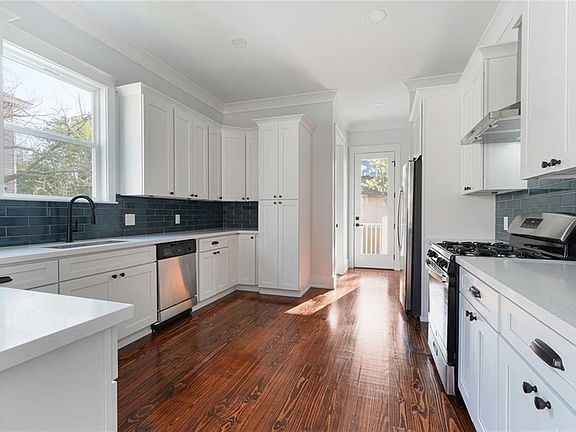 5th image of 2105 Saint Anthony St