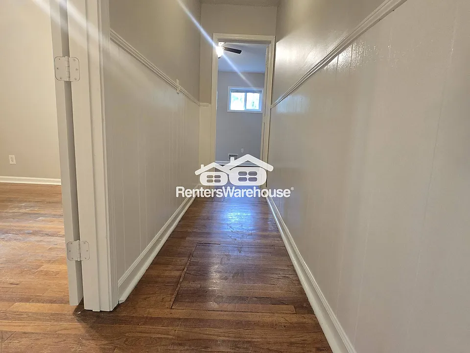 1593 Tanager Cir