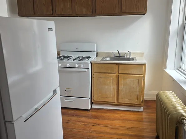 205 Washington Ave #D, Bridgeport, CT 06604