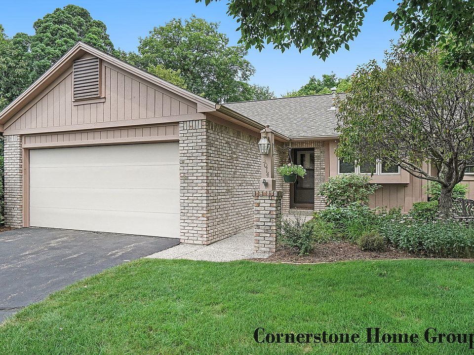 1st image of 3014 Kay Dr SE