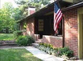 803 E Dixon Ave, Charlevoix, MI 49720