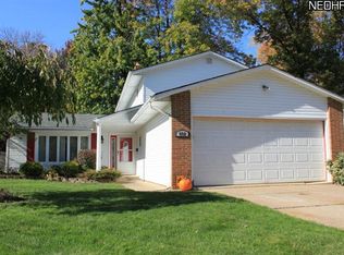 432 Riverdale Dr, Eastlake, OH