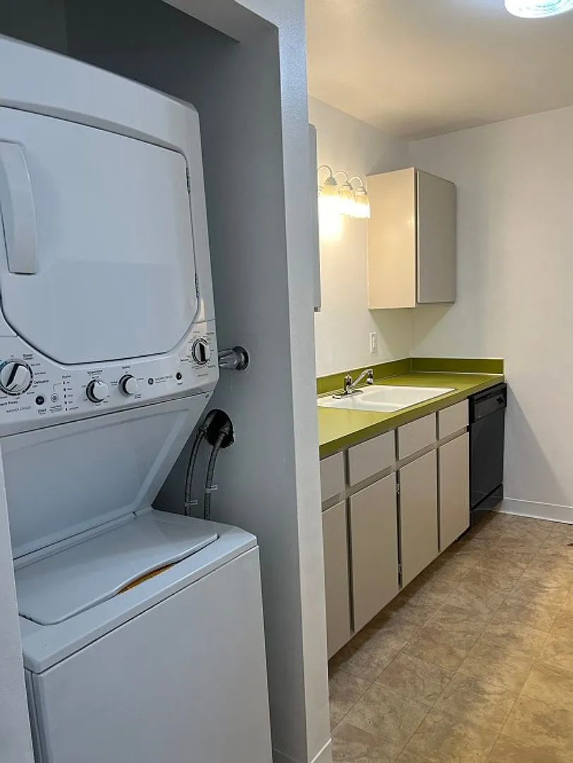 Well-Appointed Apartment Available This August — Photo 2