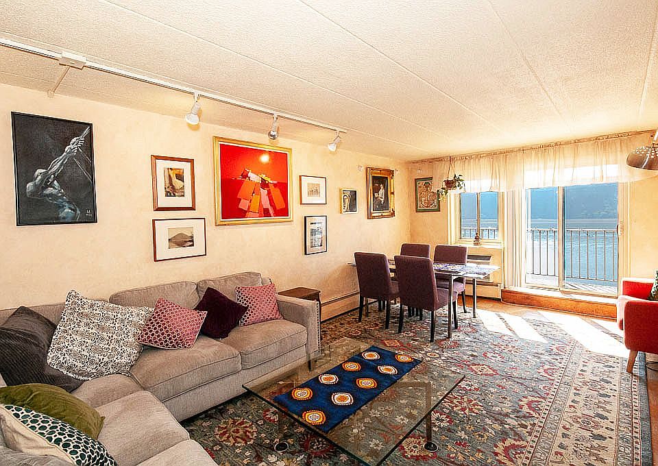 Living room -long view