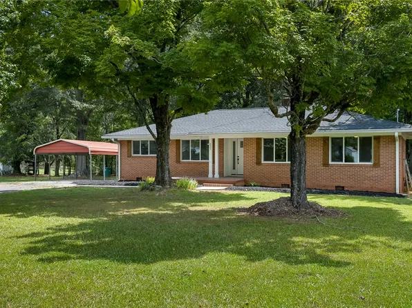 227 Belton Dr, Williamston, SC 29697