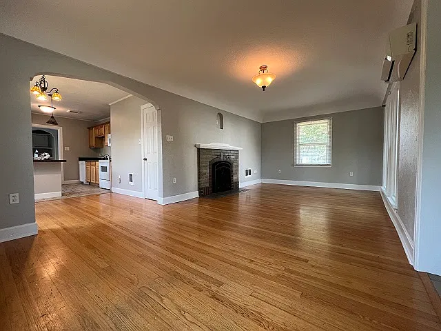 3 bed, 2162 sqft, $1,800 — Photo 4