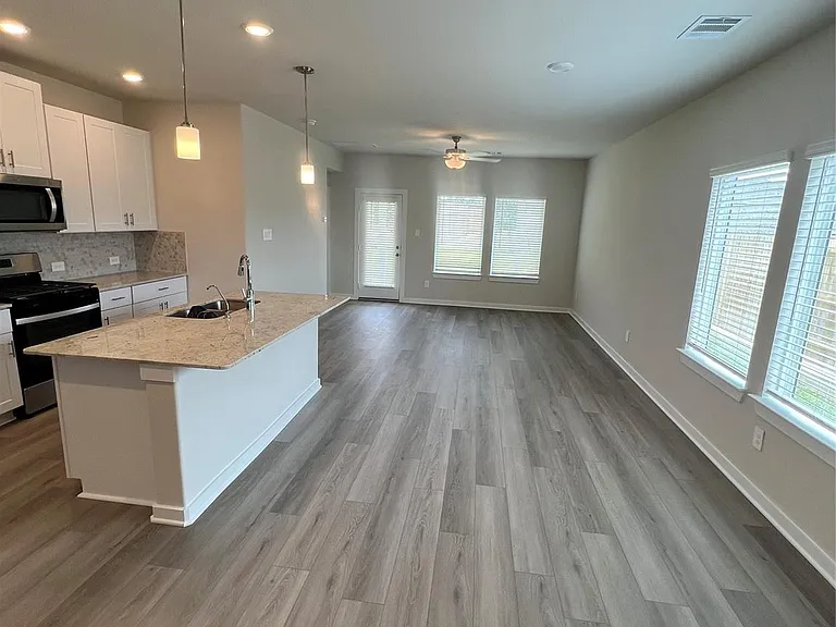 1722 Cayden Oak Ln — Photo 16