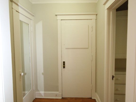 5th image of 803 W Cornelia Ave APT 2S