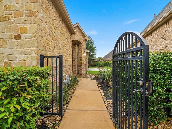 4th image of 27003 Monterey Bend Ln