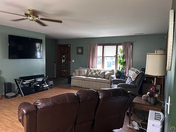 3rd image of 1220 Magic Circle Dr