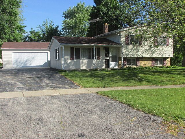 2nd image of 37120 N Grandwood Dr