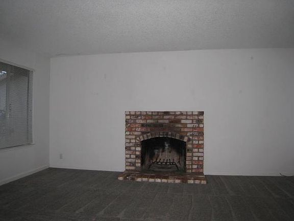 5th image of 408 Royal Oaks Dr