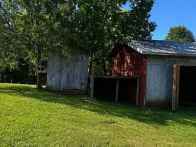 1926 McGhee Road property photo 6