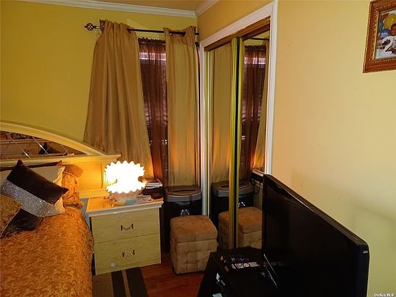 4th image of 17 Harriman Ave