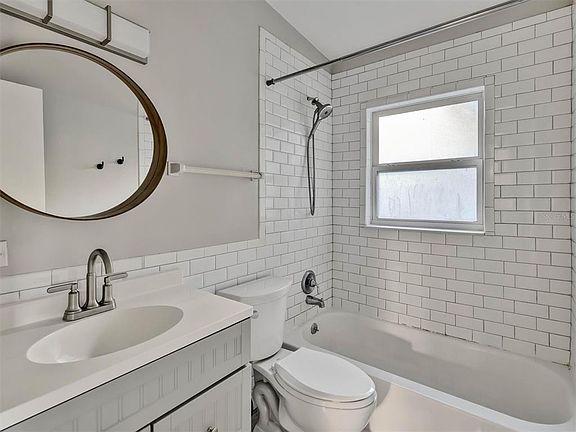 5th image of 2112 VIVADA STREET