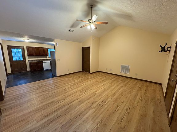 2nd image of 40 Southstone Dr
