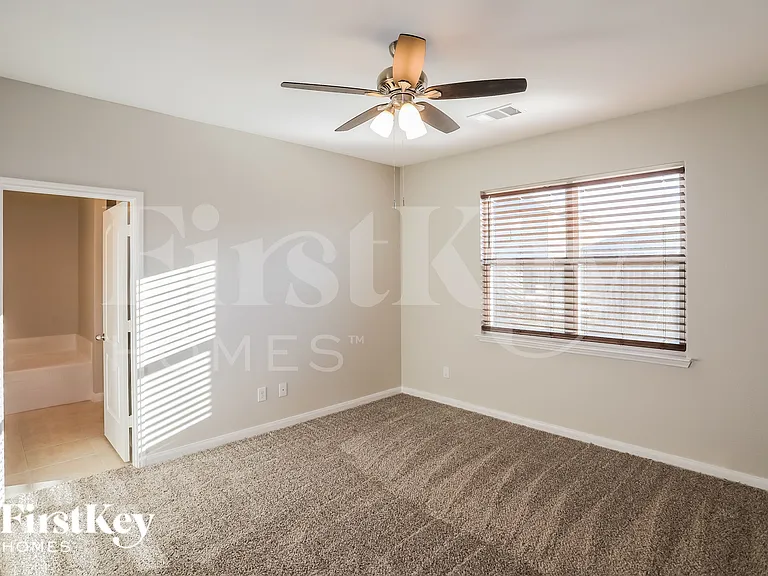 2205 Old Harbor Way — Photo 11