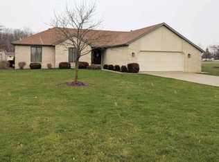 2871 E Center Dr, Bluffton, IN 46714