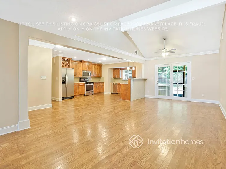 327 Mackinac Holw — Photo 5