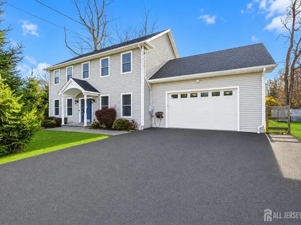 34 Tobyhanna Trl, Hopatcong, NJ 07843