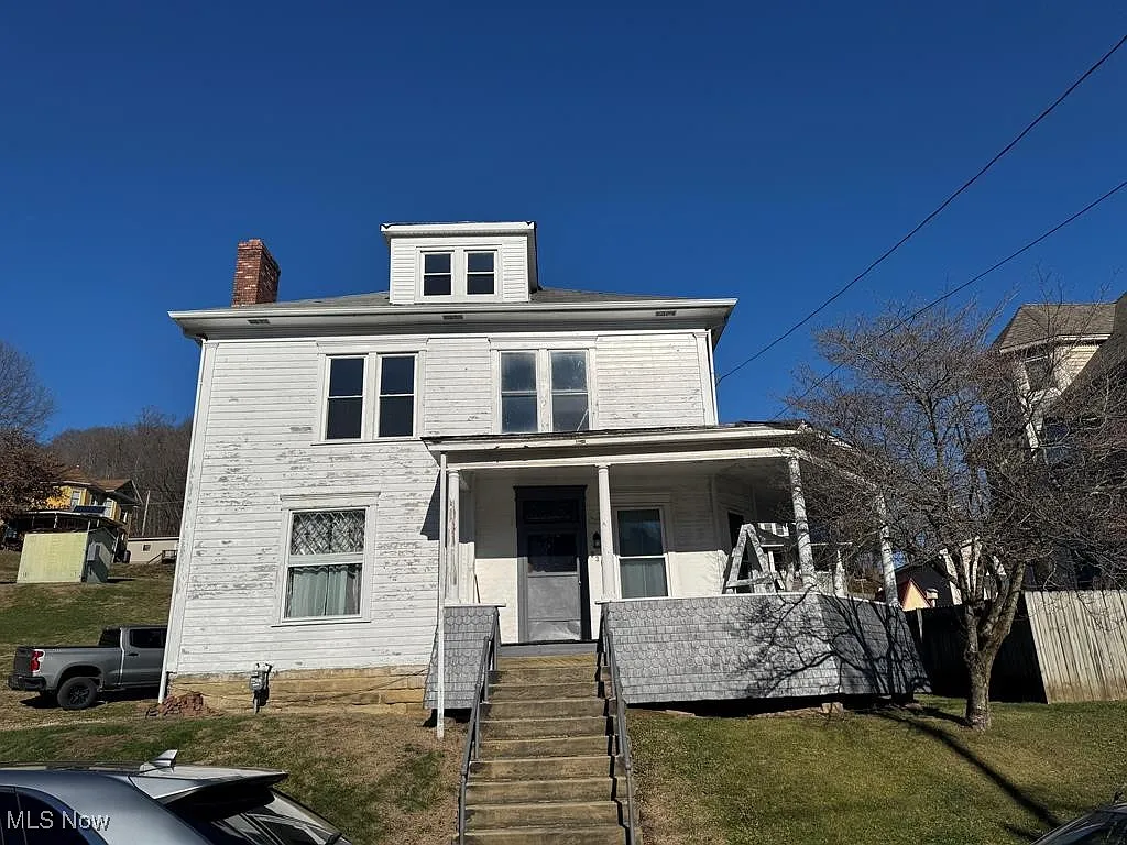 230 Ferry St photo 1