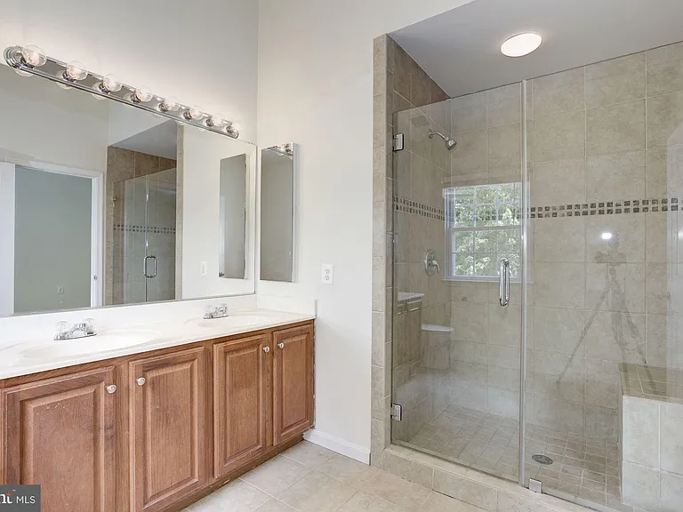 21588 Bankbarn Ter — Photo 12