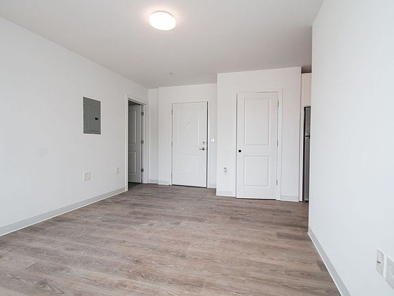 3rd image of 5840-50 N 13th St #402