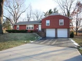 8209 W 58th St, Overland Park, KS 66202