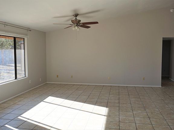 3rd image of 5132 Colina Way