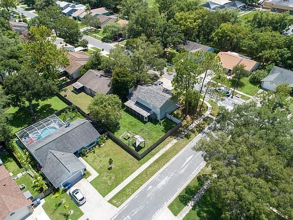 5th image of 17551 Willow Pond Dr