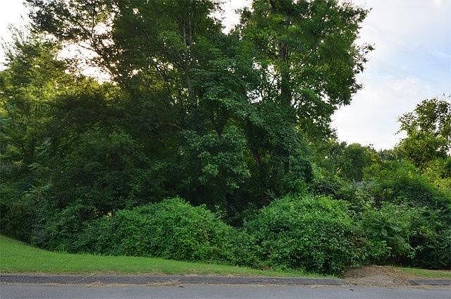 1st image of 3703 Faulkner Dr