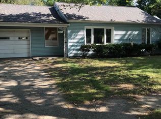 825 Crosslanes St, Mount Pleasant, MI 48858
