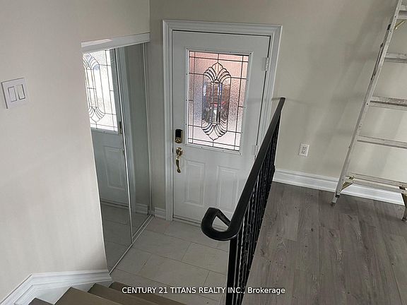 3rd image of 26 Stephenfrank Rd