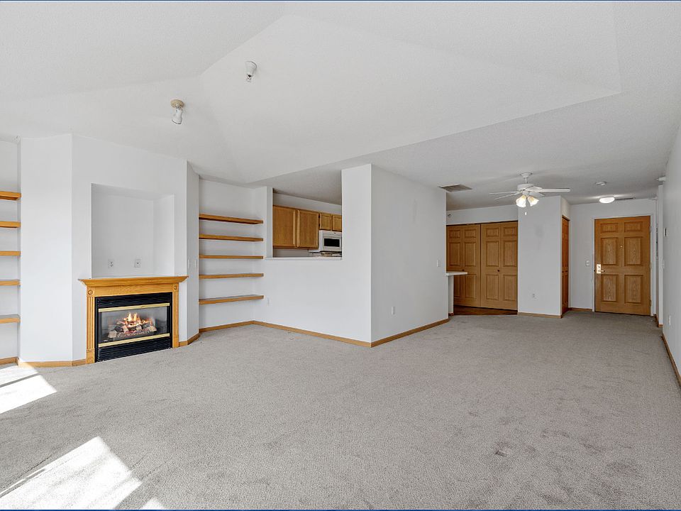 Living/Dining Area