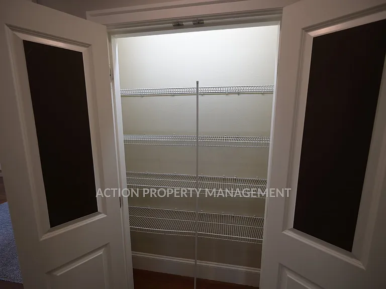 103 E Cobblestone Ln — Photo 28