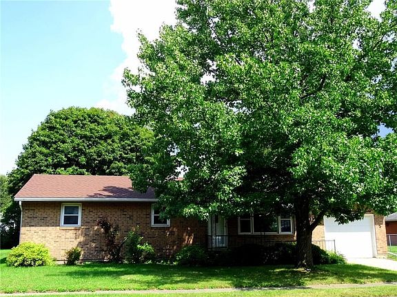 2nd image of 103 White Oak Dr