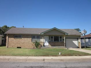 1110 Vassar Dr, Salina, KS 67401