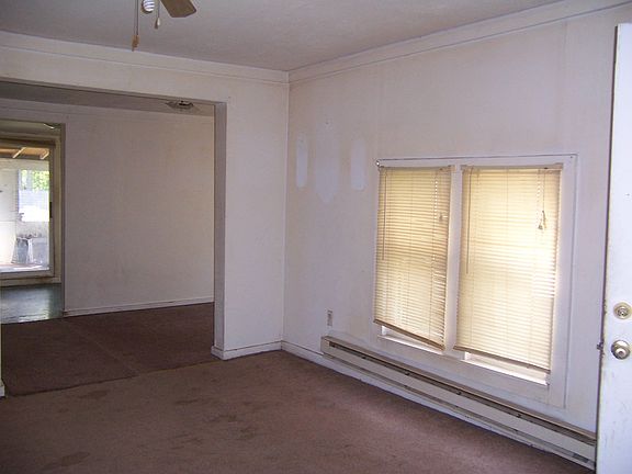 3rd image of 530 N Plum St
