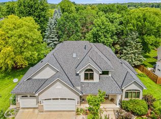 8441 W Lake Dr, Chanhassen, MN 55317