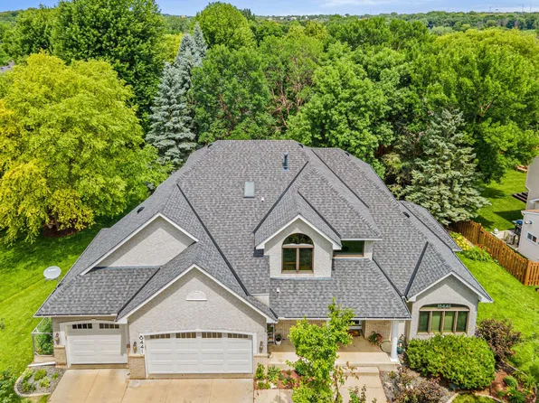 8441 W Lake Dr, Chanhassen, MN 55317